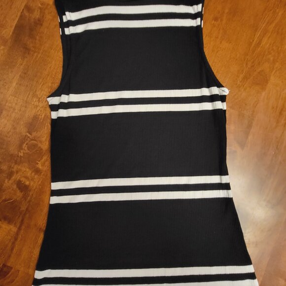 Elle ~ Sz Xsm ~ Horizontal Stripe ~ Sleeveless Top ~ NWOT - Picture 2 of 6